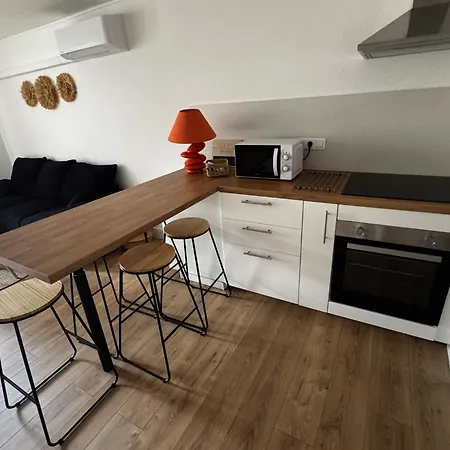 T2 A Proximite Immediate De La Et Des Commerces Du Cap D'agde Lägenhet Agde