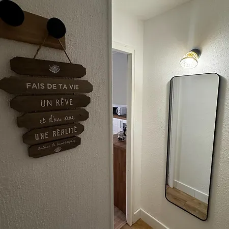T2 A Proximite Immediate De La Et Des Commerces Du Cap D'agde アパート