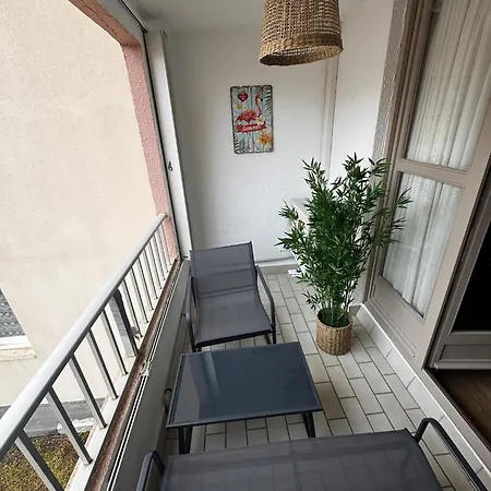 T2 A Proximite Immediate De La Et Des Commerces Du Cap D'agde Lägenhet Agde